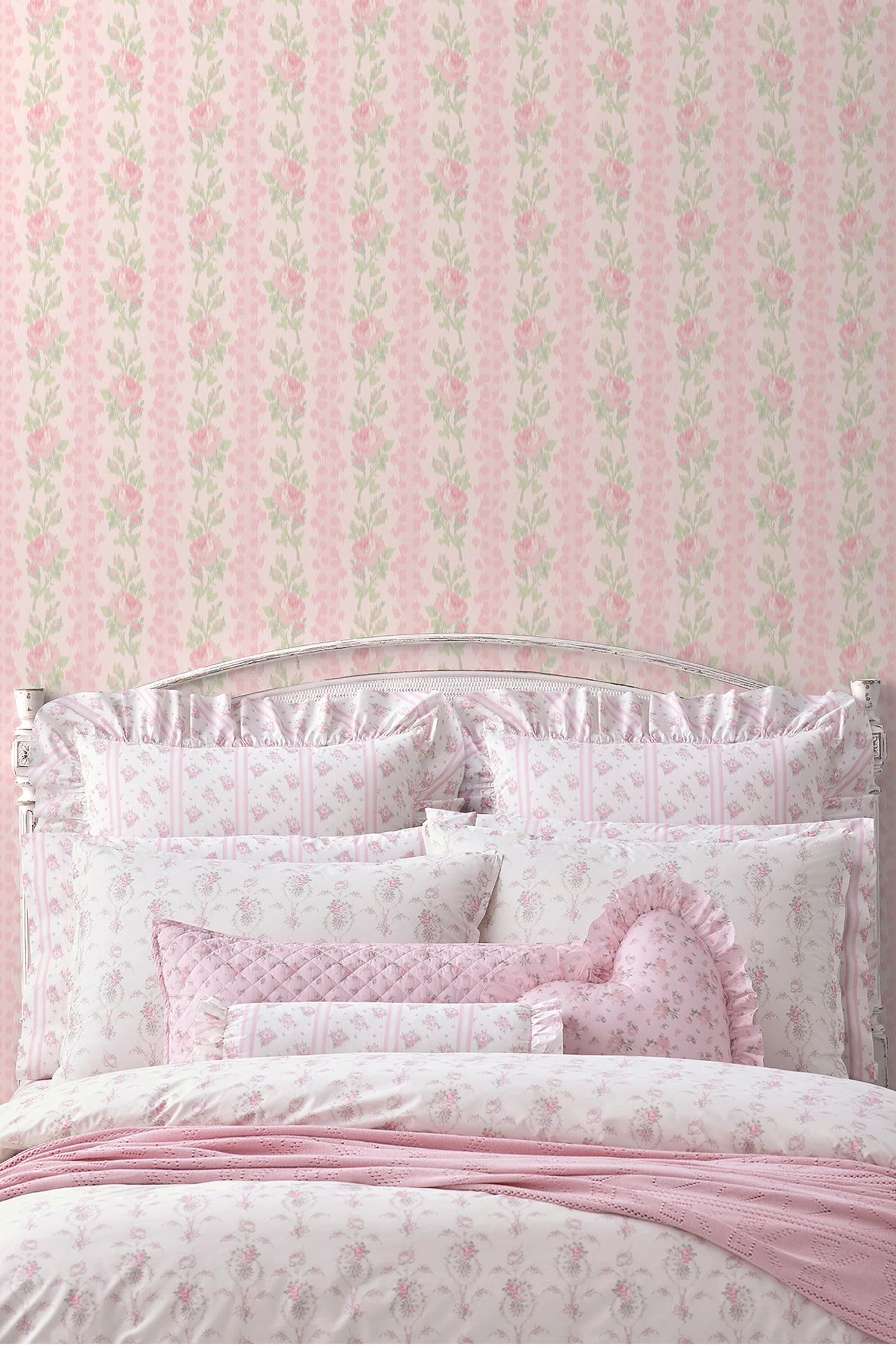 Strawberry Macaroon Standard Wallpaper - Image 3
