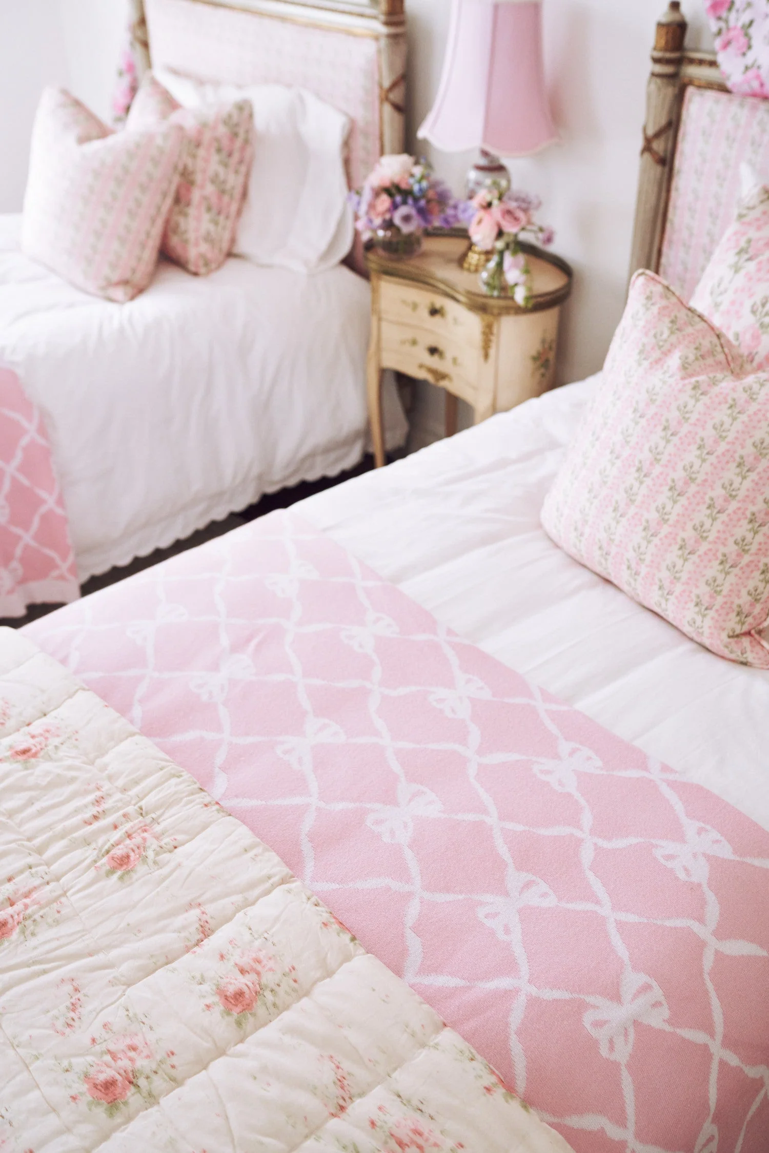 Bow Throw Blanket - Image 8