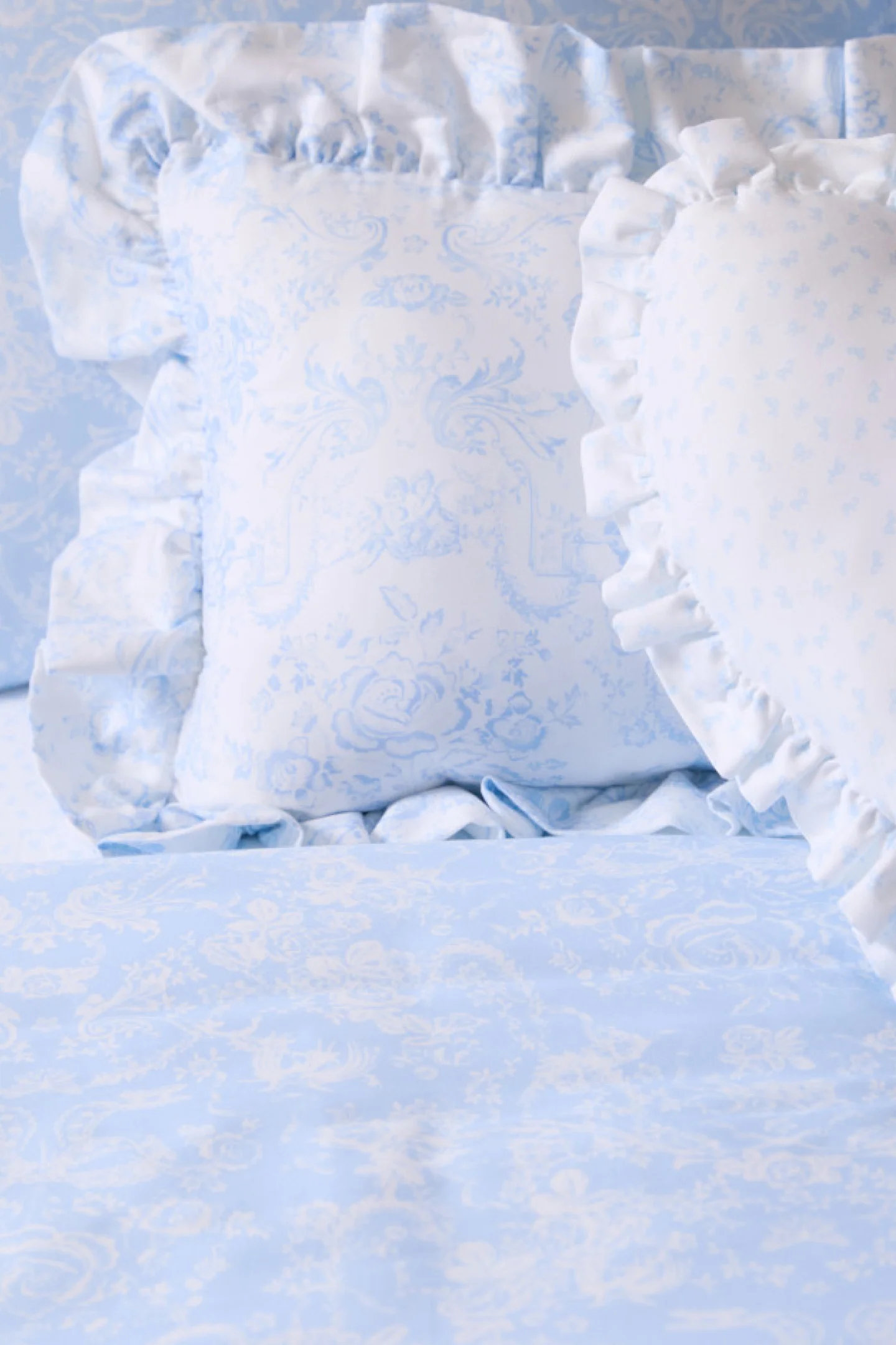 Floral Duvet Cover + Sham Set - ICY WIND - Image 5