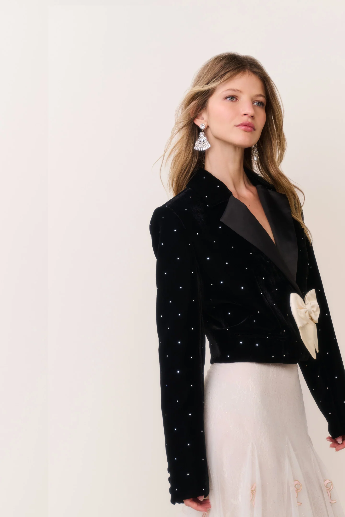 Orlisa Cropped Velvet Blazer - Image 3