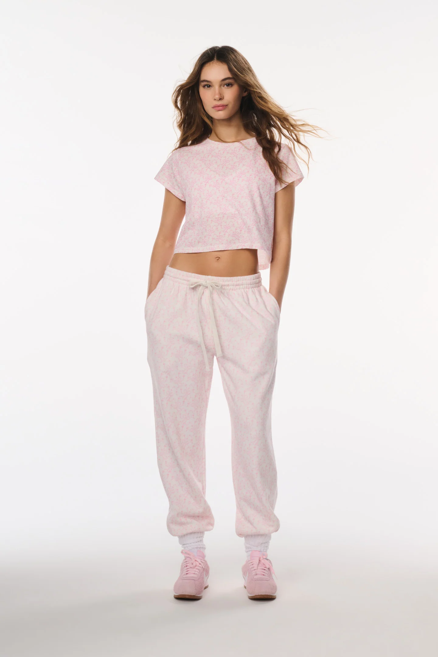 Rubin Bow Print Cropped Tee - Image 4
